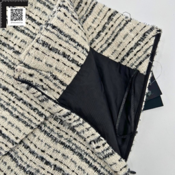 Bagatelle - Small NWT - Tweed-like Black & White Metallic Faux Wrap Skirt - Picture 7 of 8